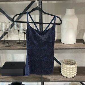 Lululemon Energy Paisley Tank in Navy Size 6